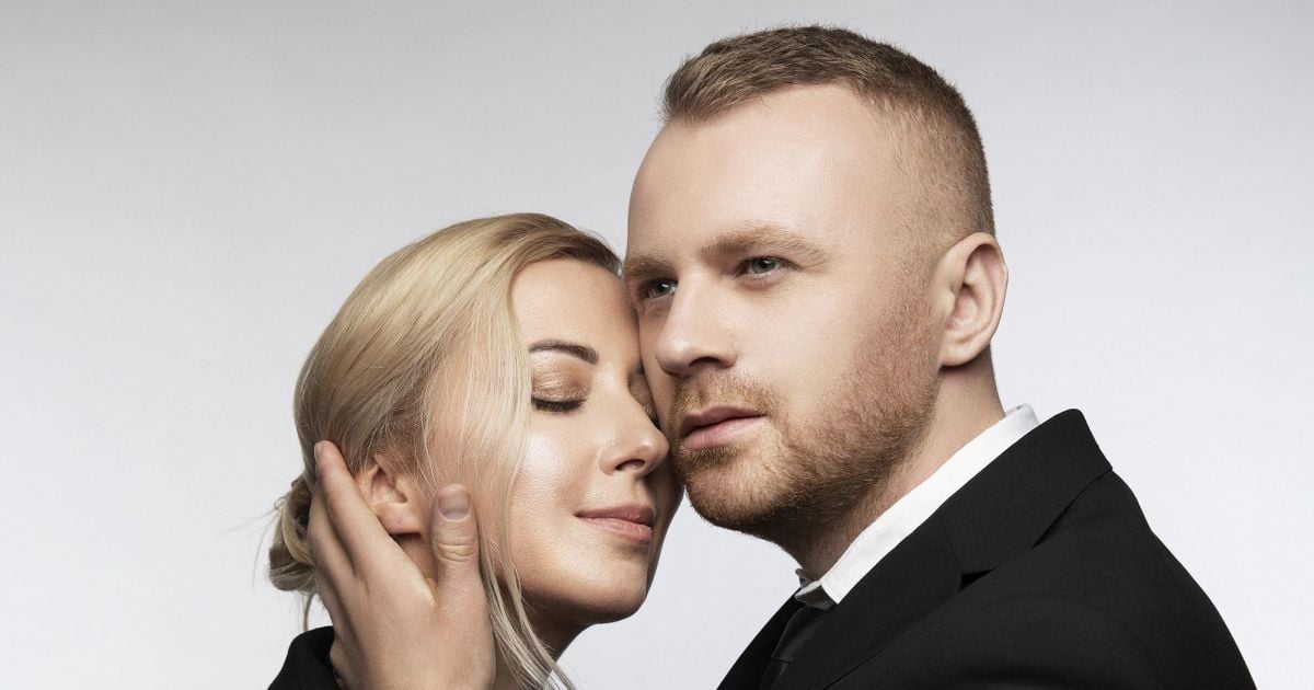 Тоня Матвієнко в обіймах Романа Скорпіона емоційно заспівала про кохання