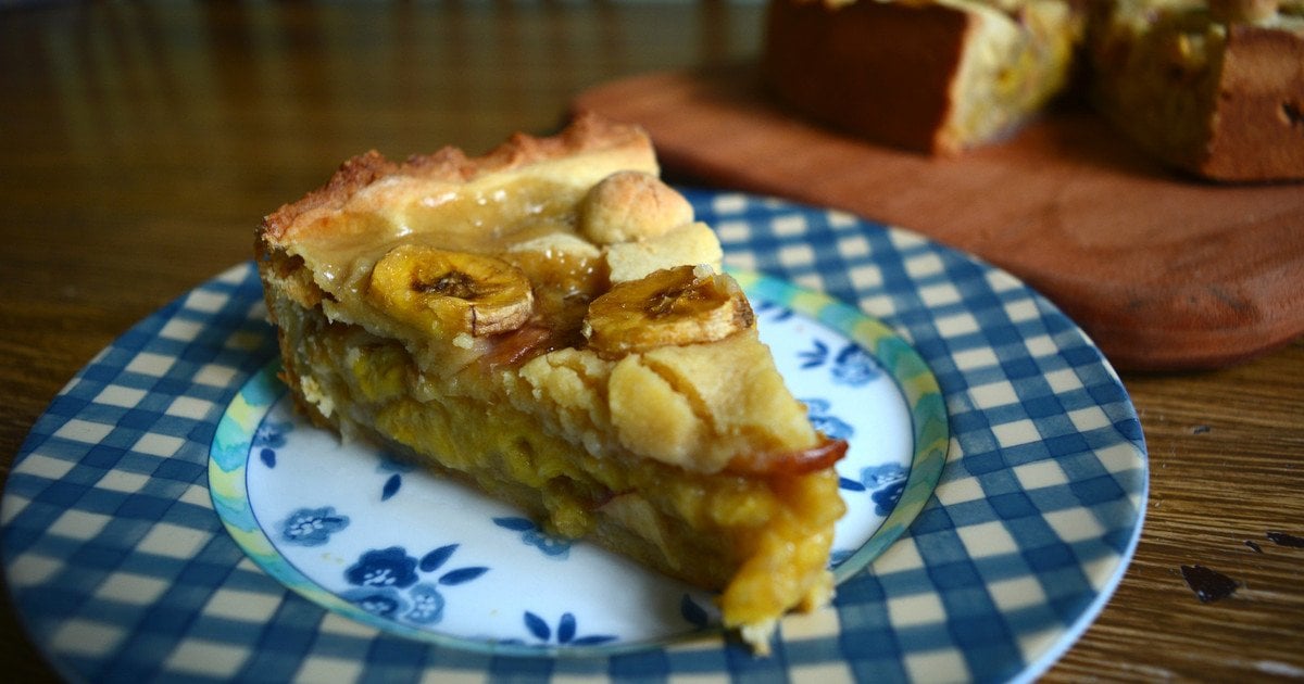 Шарлотка с бананами