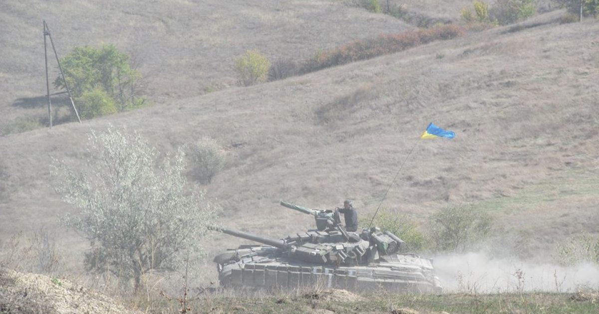 Украинские военные начали отводить танки от линии фронта. / © Facebook/пресс-центр штаба АТО
