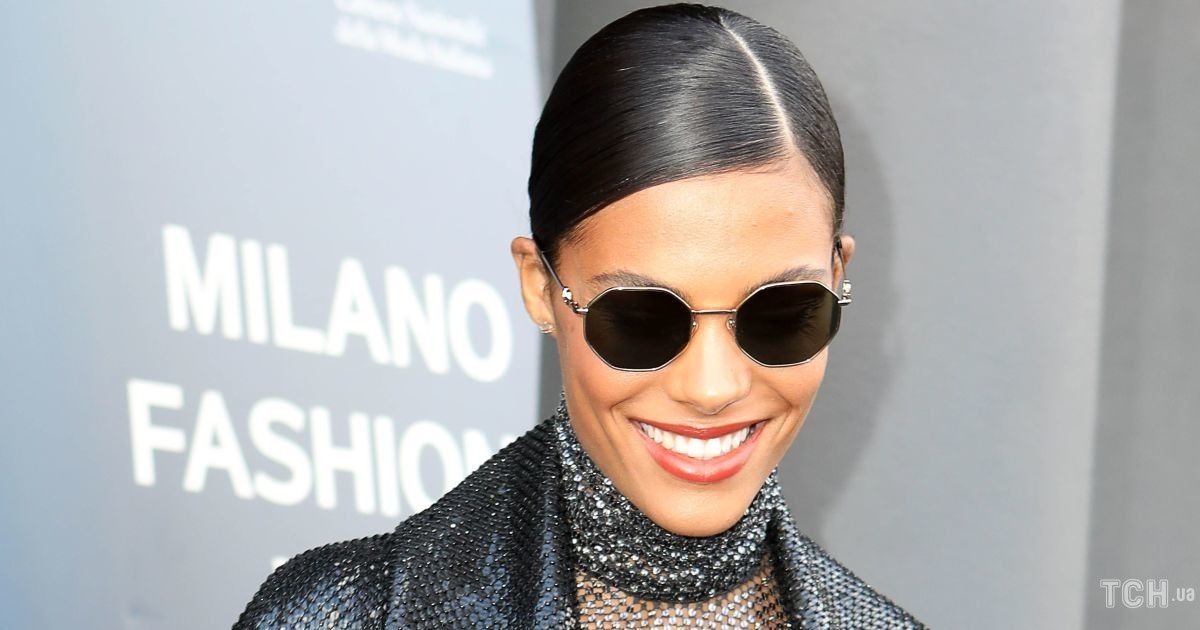 Тіна Кунакі