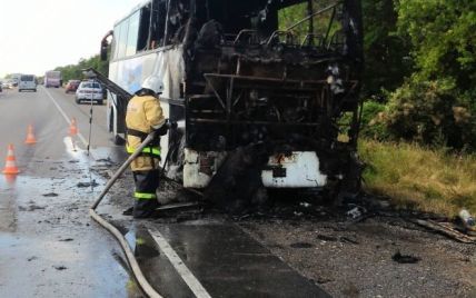 В Крыму загорелся автобус с туристами