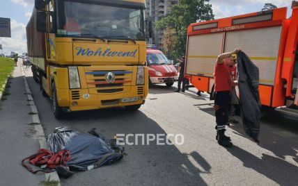 У Києві причіп вантажівки розчавив голову водія