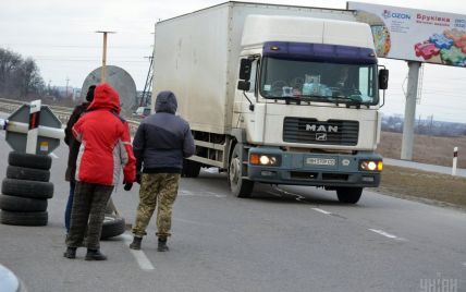 К блокаде грузовиков с РФ присоединилась Одесская область