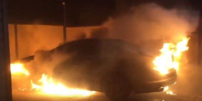В Одесской области неизвестные сожгли Jaguar депутата стоимостью полмиллиона гривен