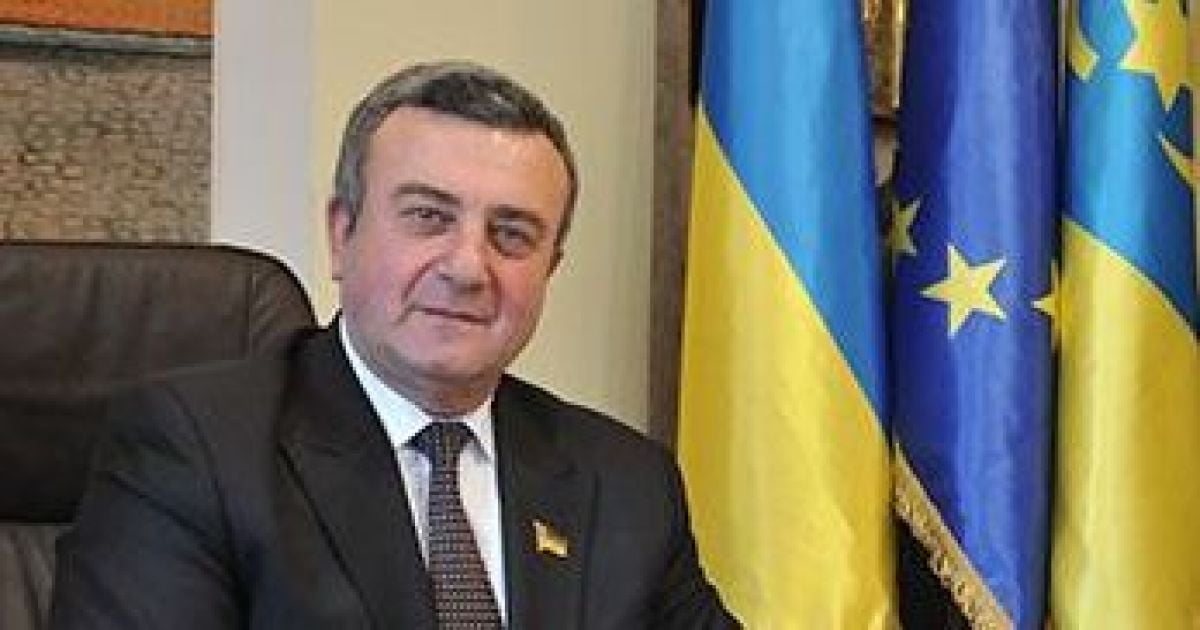 Мэру райцентра на Ровенщине подожгли гараж