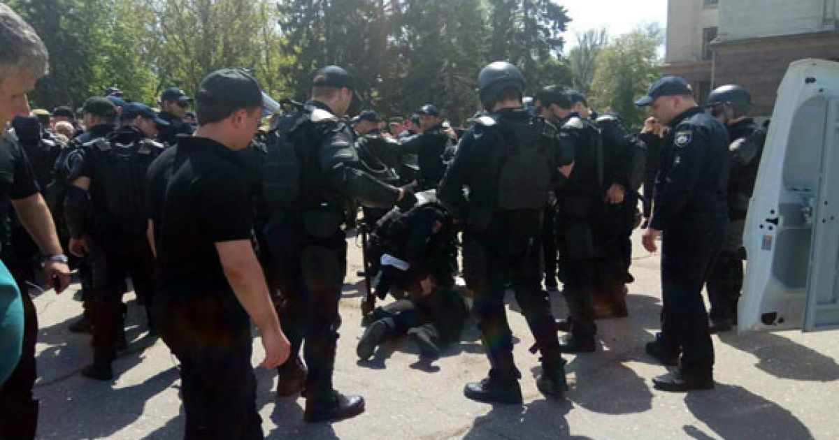 Чоловіка затримали за непокору поліції, наразі невідомо, чи він причетний до будь-яких провокацій / © ГУ Національної поліції в Одеській області