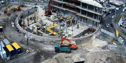 Будівельники ТРЦ на "Героїв Дніпра" руйнують підземні переходи - ЗМІ