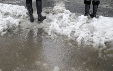 Эксперты рассказали, как зимой уберечь обувь от грязи и соли