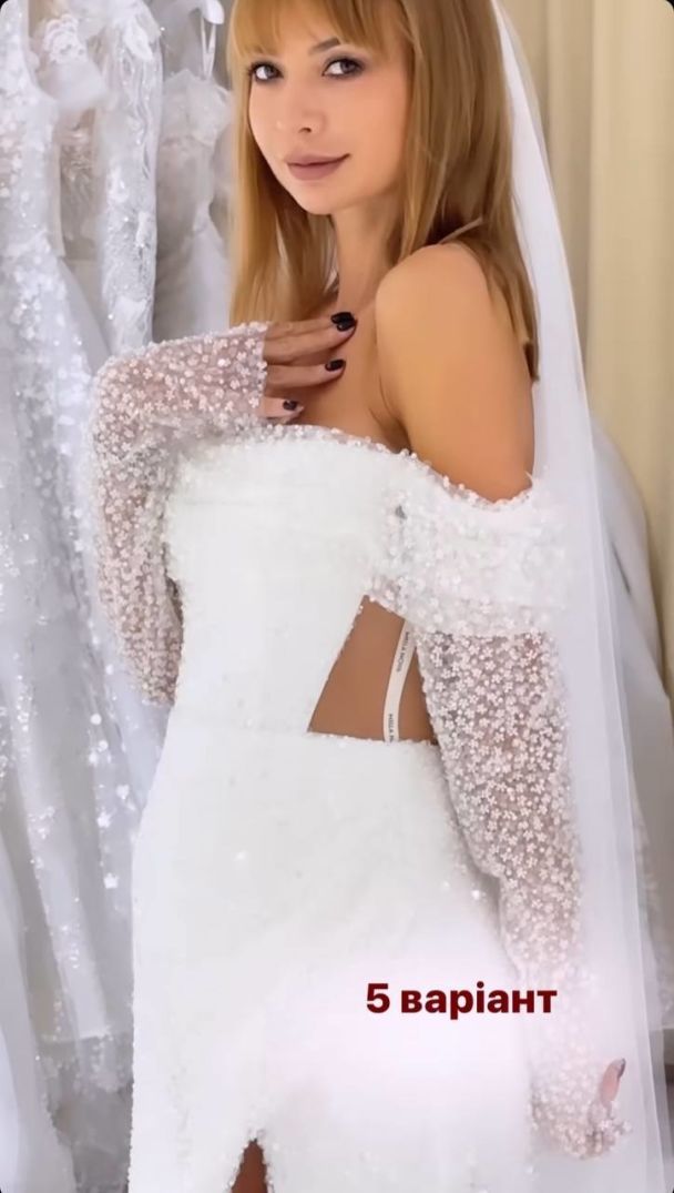 Ирина Сопонару выбирает свадебное платье / © instagram.com/irinasoponaru