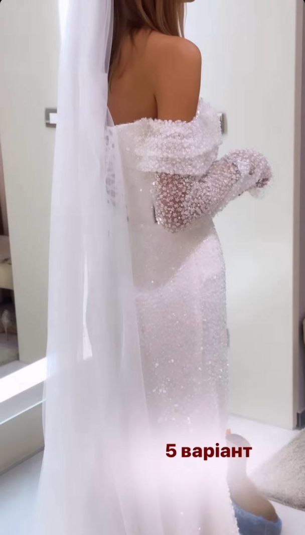 Ирина Сопонару выбирает свадебное платье / © instagram.com/irinasoponaru