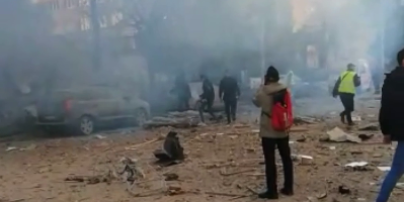 Росія вдарила по житловому будинку в Києві: під завалами перебувають люди