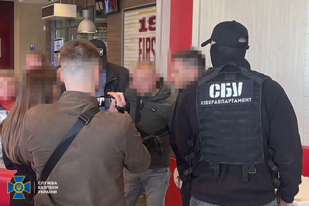 Задержание детективов/Фото: СБУ