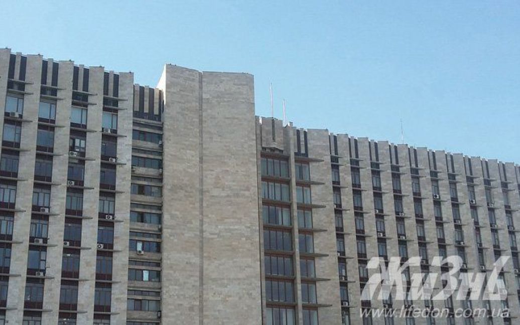 У Донецьку зникли прапори "ДНР". / © Жизнь