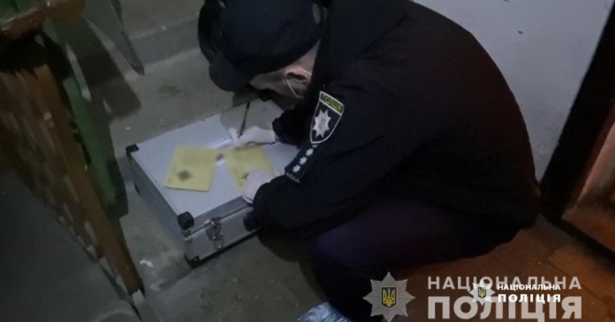 Ссорился с матерью: в Одессе мужчина зарезал своего пасынка