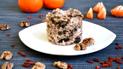 Простой мясной салат с орехами и черносливом