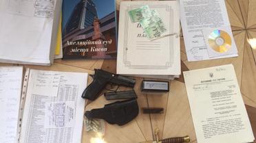 В доме председателя Апелляционного суда нашли оружие, госномера и документы с грифом &laquo;секретно&raquo; / © Пресс-служба ГПУ