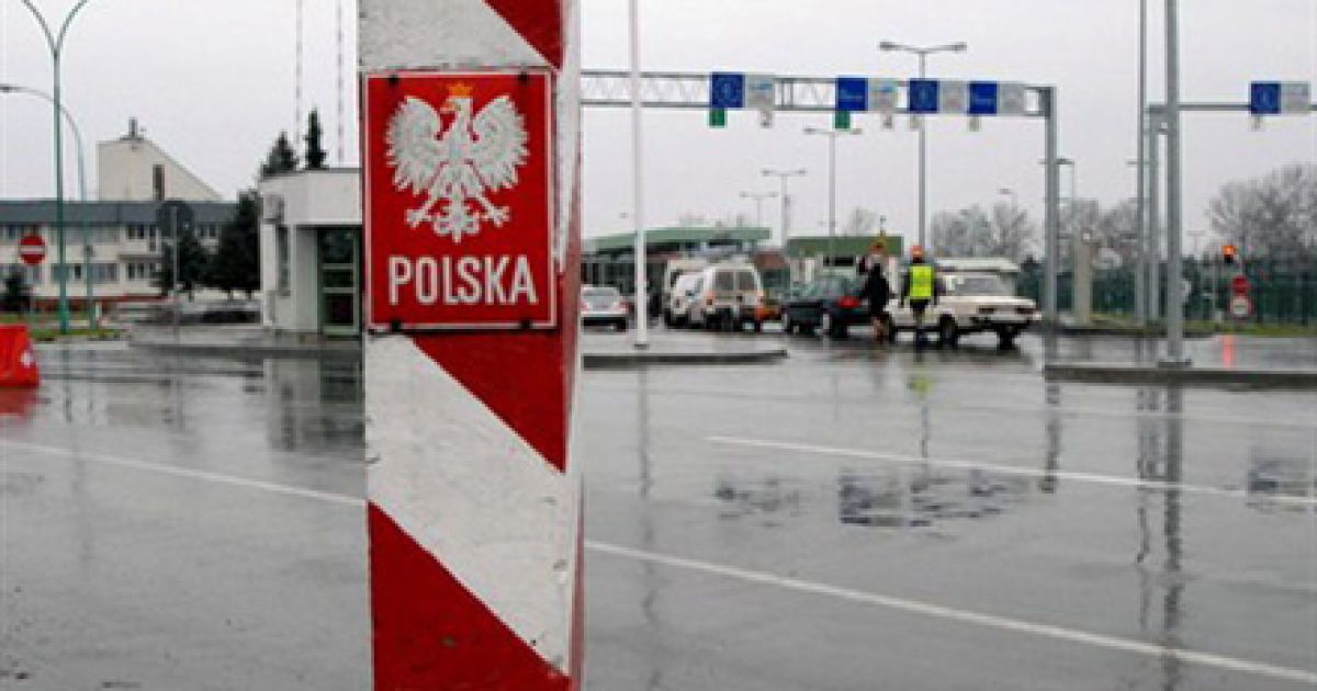 Мільйон українців зможуть без віз їздити в Польщу.