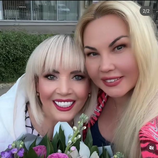 Камалія з мамою / © instagram.com/kamaliyaofficial