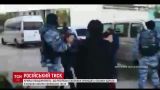 Российские силовики ворвались в дом сразу нескольких крымскотатарских семей в Бахчисарае