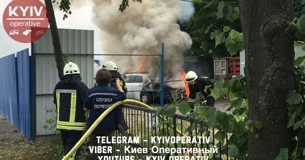 підпал лімузина Київ_2 / © Facebook/Киев Оперативный