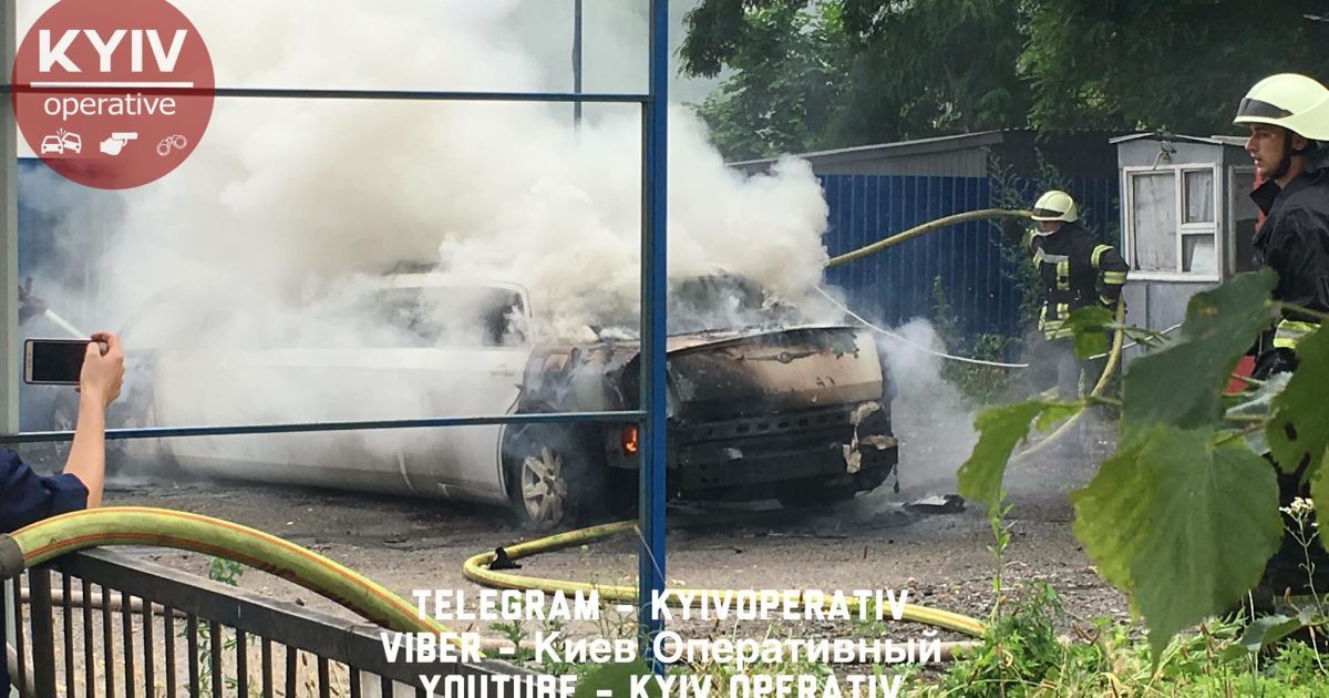 підпал лімузина Київ_3 / © Facebook/Киев Оперативный