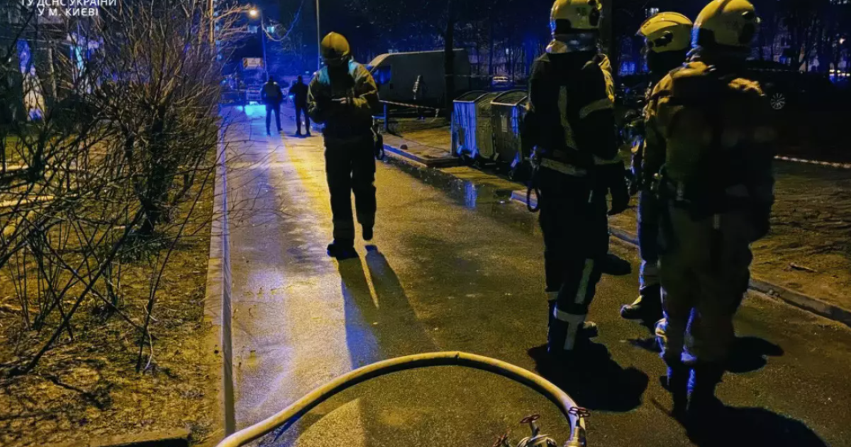 В киевской 9-этажке в результате взрыва неизвестного предмета погиб юноша