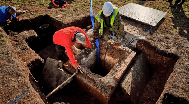Під замком Скарборо в Англії археологи знайшли ядерний бункер.  / © The Daily Galaxy