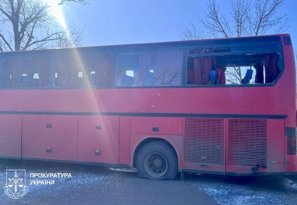 На Куп’янщині війська РФ вдарили поблизу рейсового автобуса.