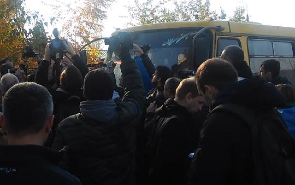 Активісти навідалися до будинку Порошенка / © facebook.com/Семен Семенченко