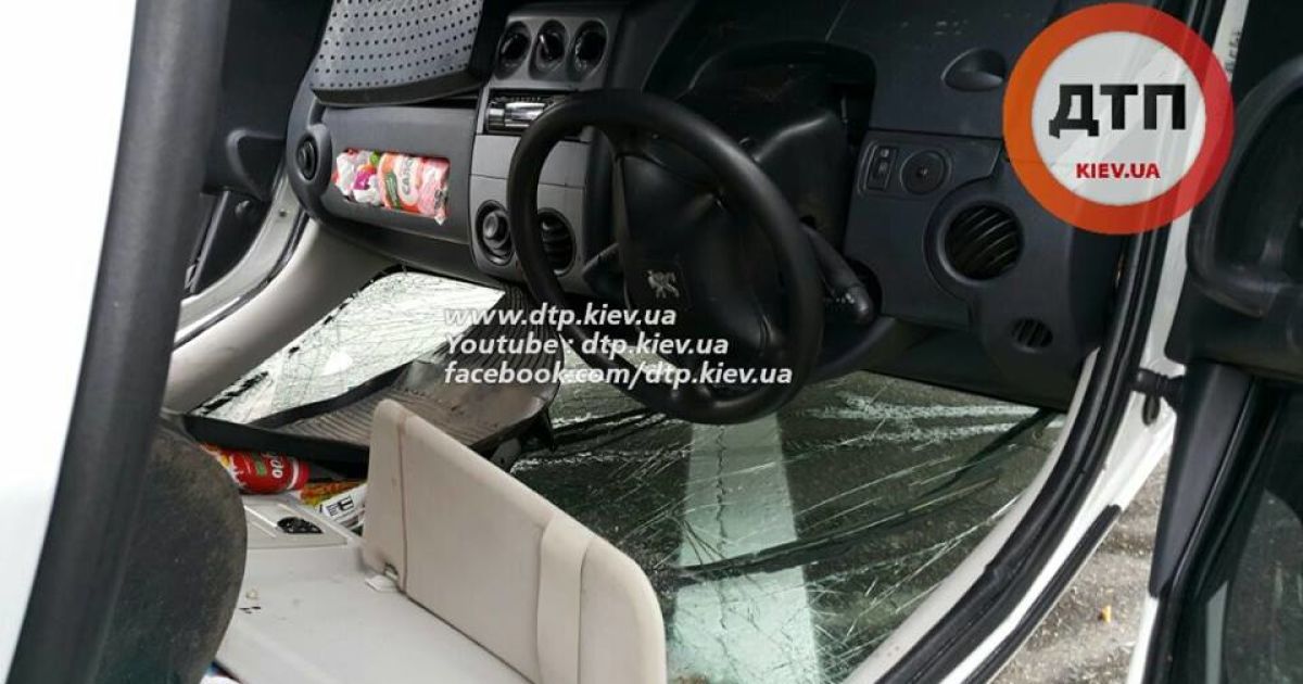 На одній із київських вулиць сталася друга моторошна ДТП за тиждень / © facebook/dtp.kiev.ua