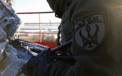 Боевики "гатят" по Донецкому аэропорту из танка и снайперского оружия - сотня "Крым"