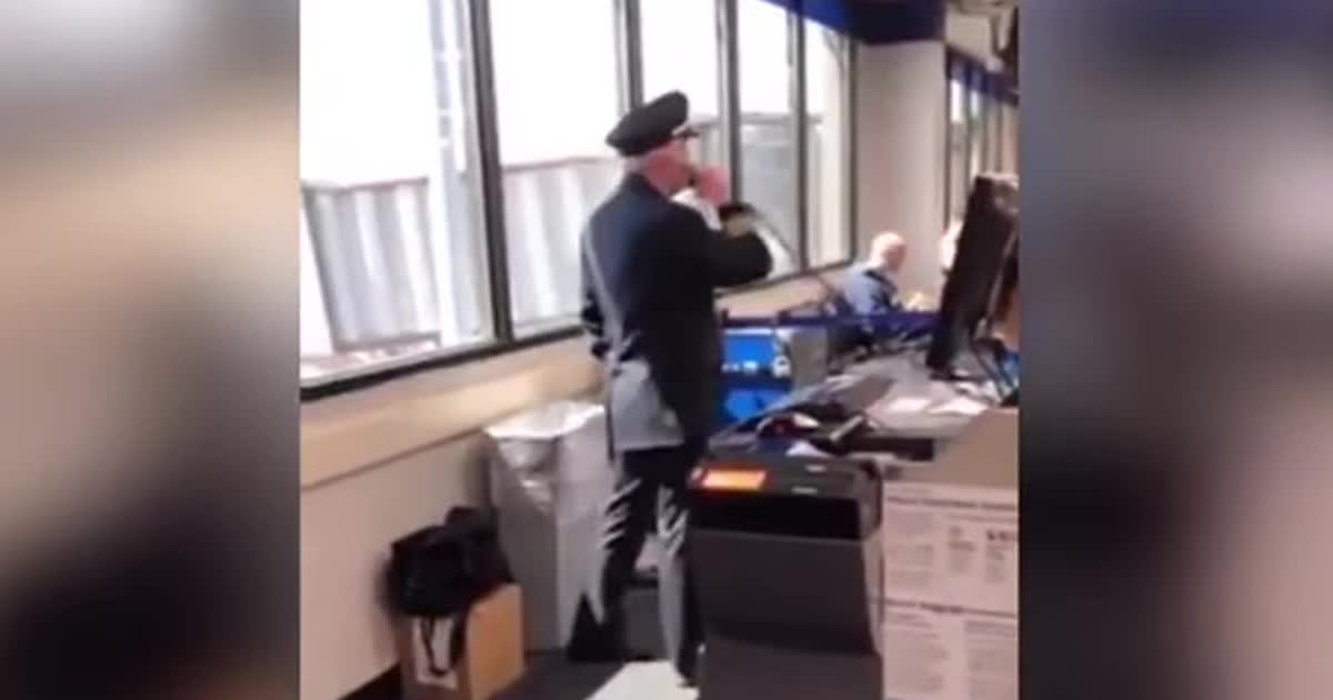 У США зняли на відео зворушливу промову пілота на честь лікарів-волонтерів