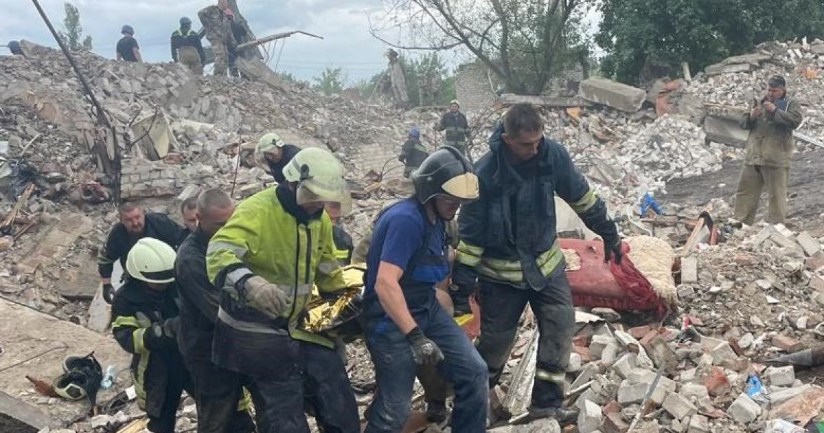 З-під завалів будинку в Часовому Яру врятували ще одну людину – ДСНС