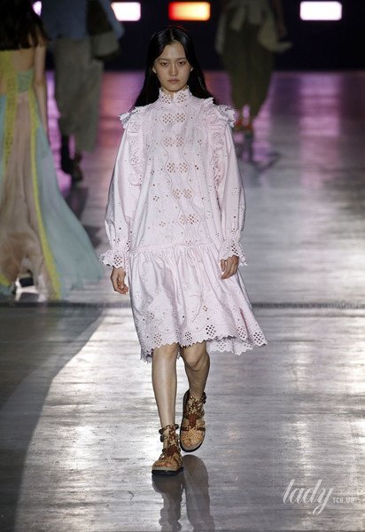 Коллекция Alberta Ferretti прет-а-порте сезона весна-лето 2019 / © East News