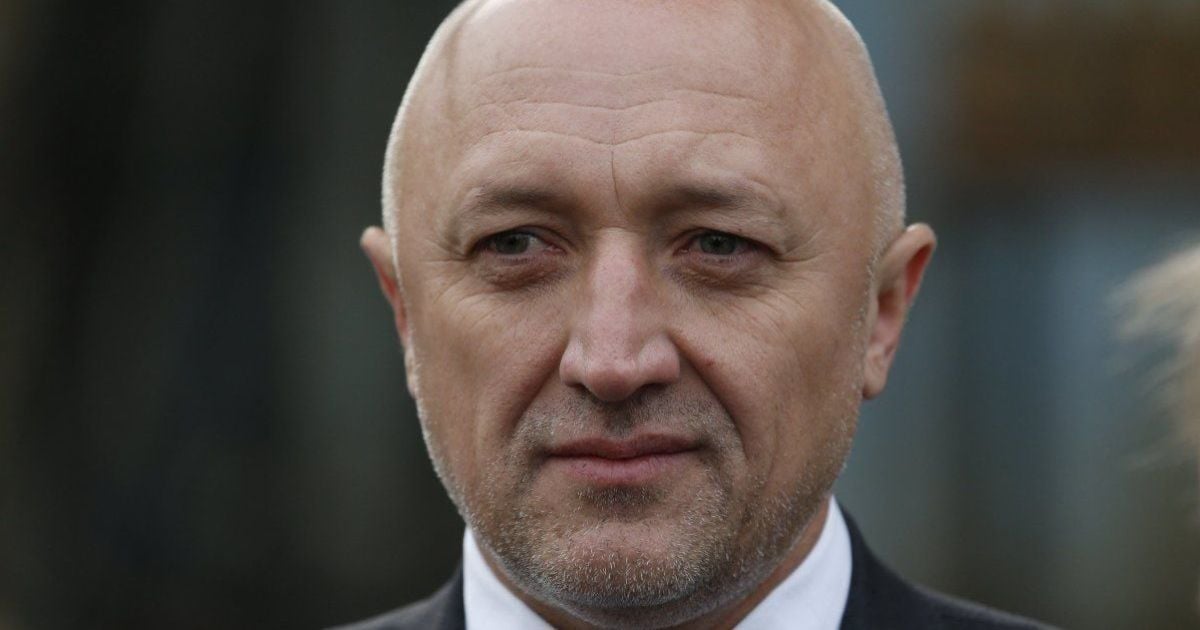 Детективи НАБУ викрили главу Полтавської ОДА і його підлеглих на мільйонних відкатах і хабарах