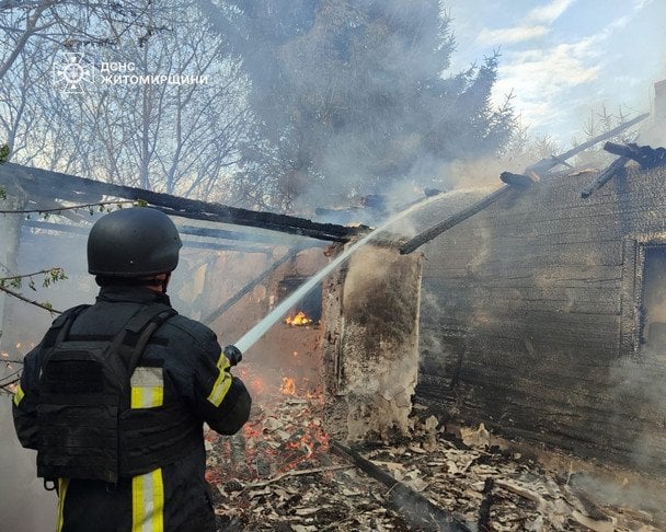 Наслідки атаки на Житомирську область 17 квітня. / © прес-служба ДСНС у Житомирській області