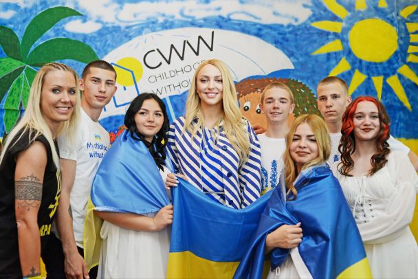 Оля Полякова посетила детей-сирот в Турции/Прессслужба