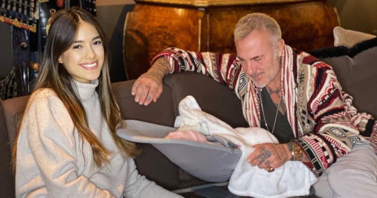 Возлюбленная Джанлуки Вакки растрогала видео, как бизнесмен кормит крошечную дочь