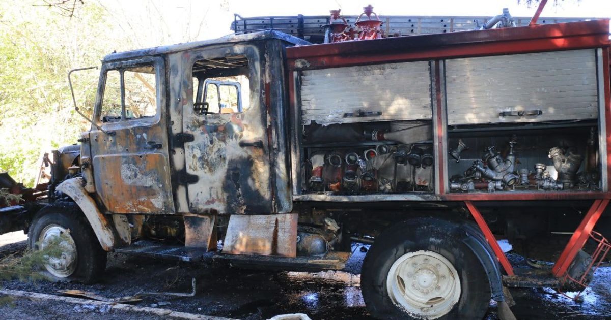 В Харькове российские оккупанты обстреляли пожарную часть (фото)