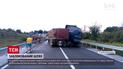 Новини України: у Дніпропетровській області вантажівка заблокувала трасу майже на 3 години