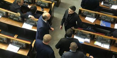 Савченко в Раде объяснялась перед Парубием, а потом сбежала из парламента
