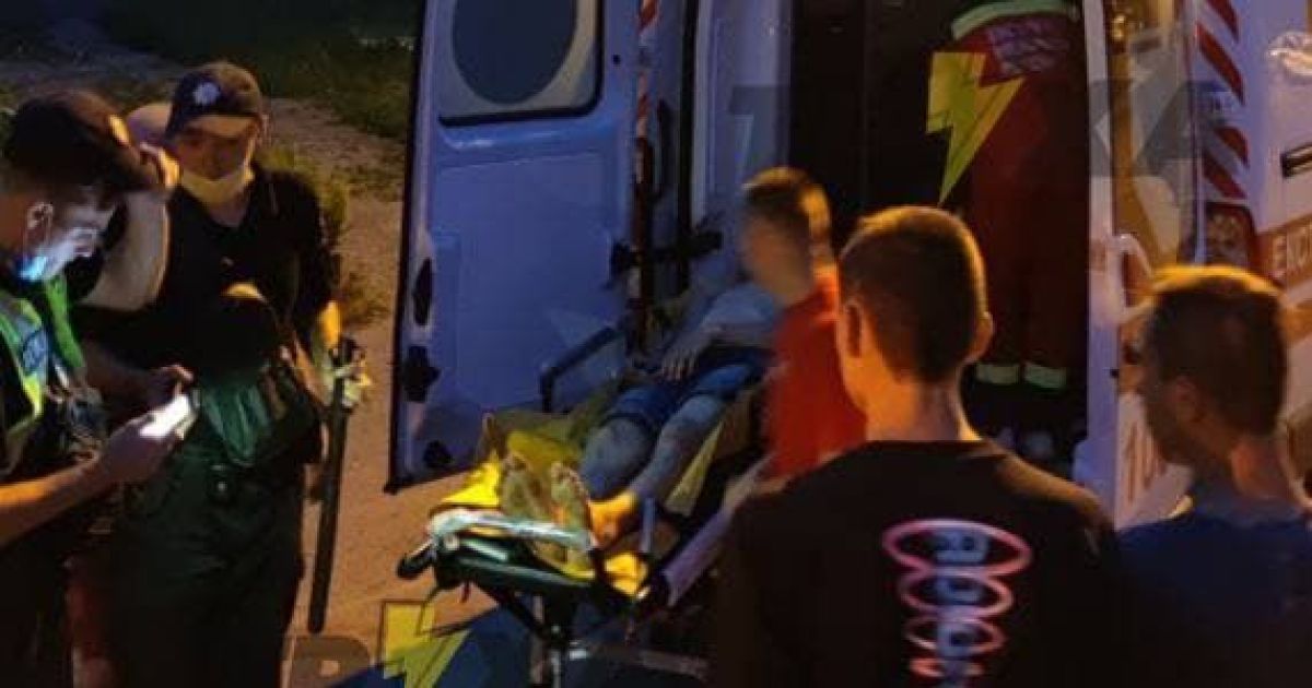 Душили и били палкой: в Харькове трое мужчин до комы избили парня, который украл телефон