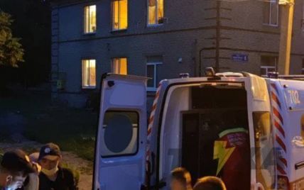 Душили и били палкой: в Харькове трое мужчин до комы избили парня, который украл телефон