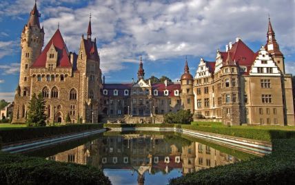 В польской Силезии предлагают пожить в старинном дворце с привидениями за 800 гривен