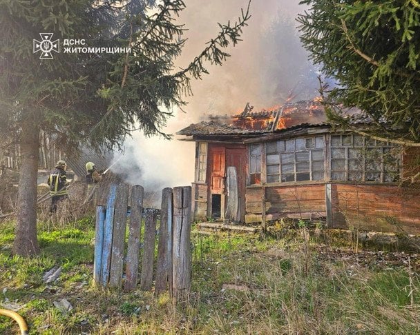 Наслідки атаки на Житомирську область 17 квітня. / © прес-служба ДСНС у Житомирській області