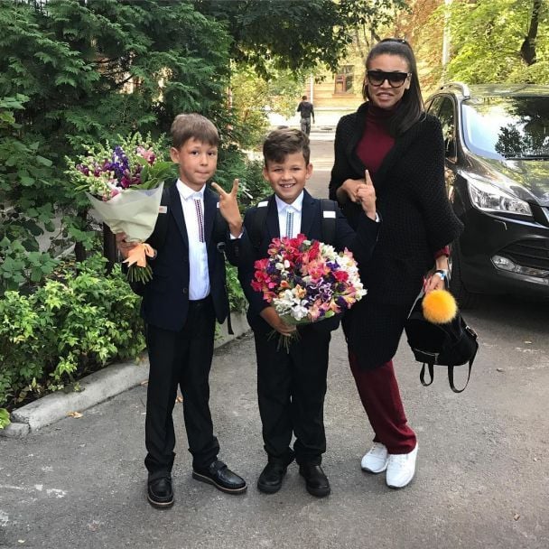 Полина Ололо с сыновьями / © instagram.com/polina_lola