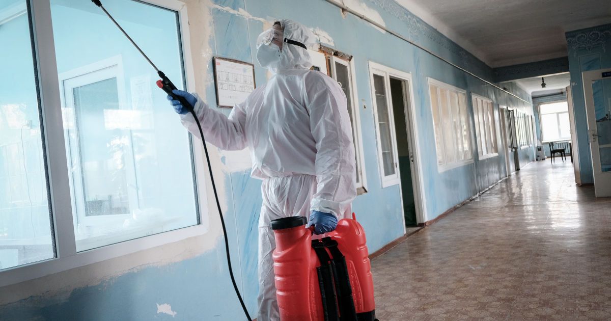 Коронавірус в Україні 15 травня: масовий спалах у Києві та скандал із тестуванням хворої у Львові