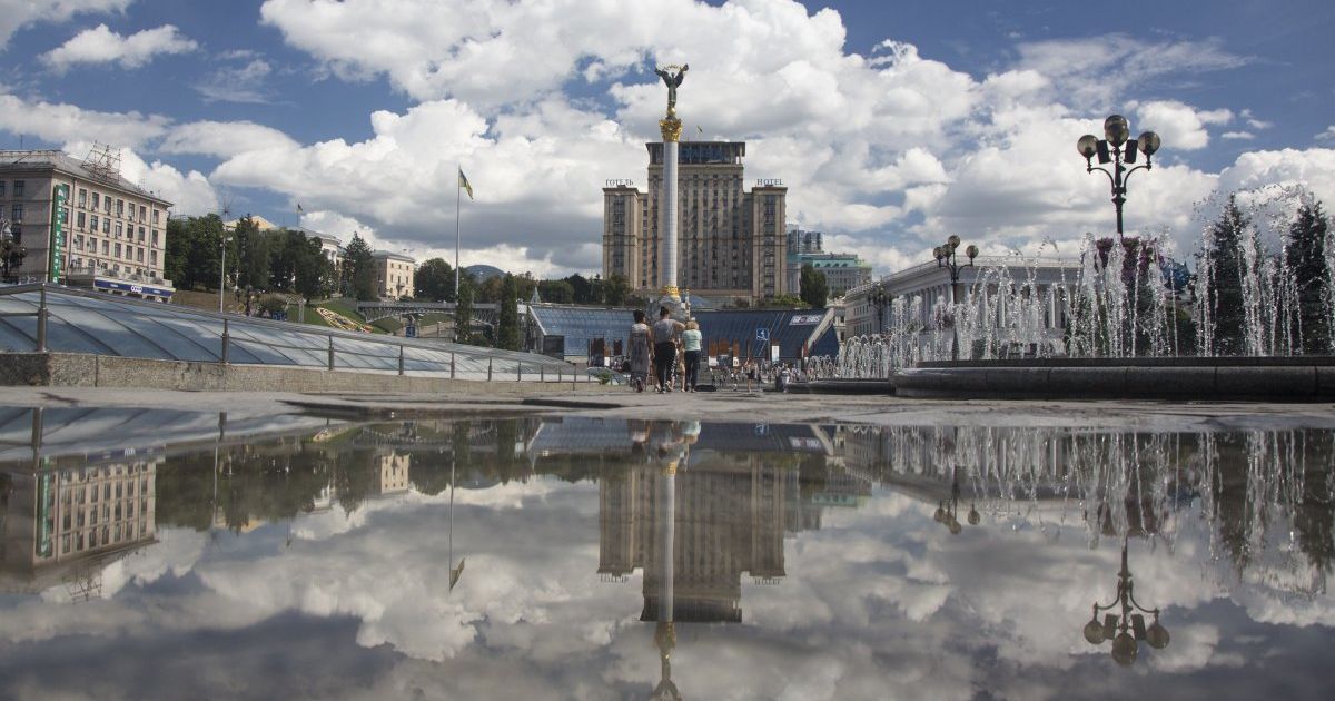 В Киеве на Майдане Независимости ищут взрывчатку