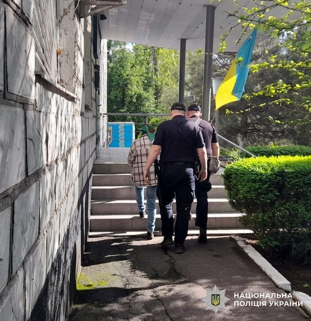 На Одесчине мать воткнула нож в грудь 17-летнему сыну