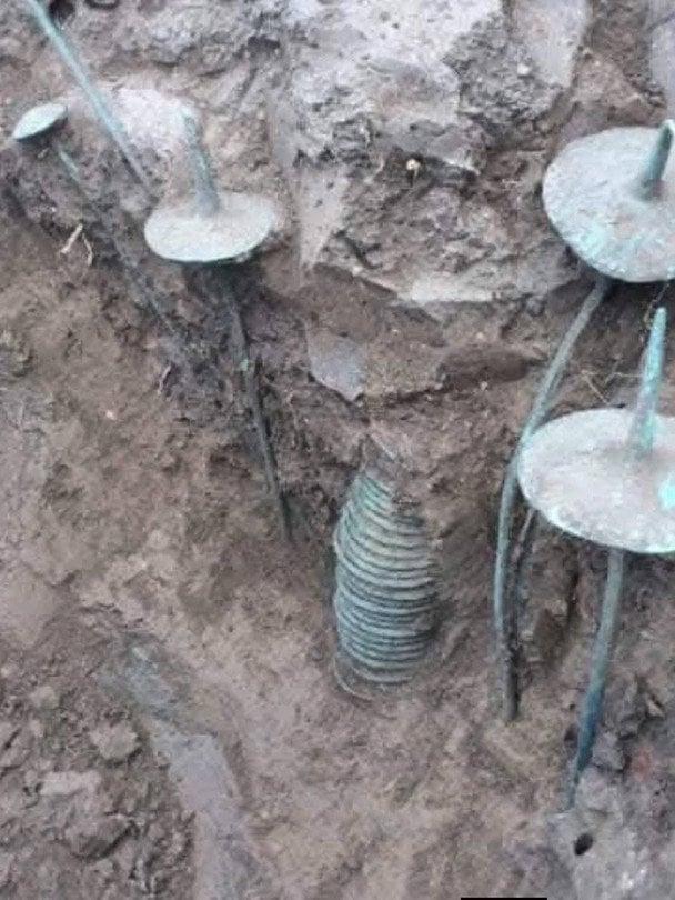 У Чехії виявили один із найбільших скарбів епохи бронзи за останні десятиліття. Фото: Historstore / © соцмережі